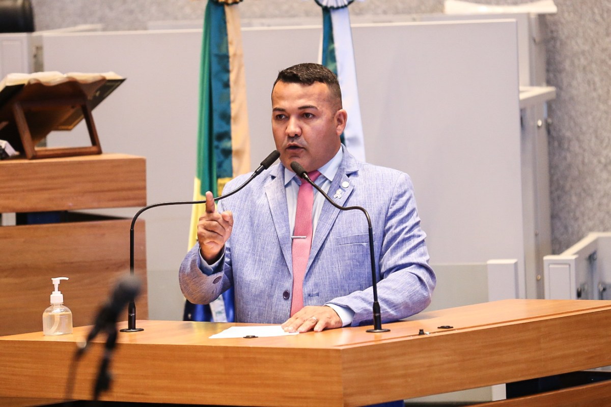 São Sebastião se ilumina: Deputado Rogério Morro da Cruz está transformando a cidade em uma local mais iluminado e seguro