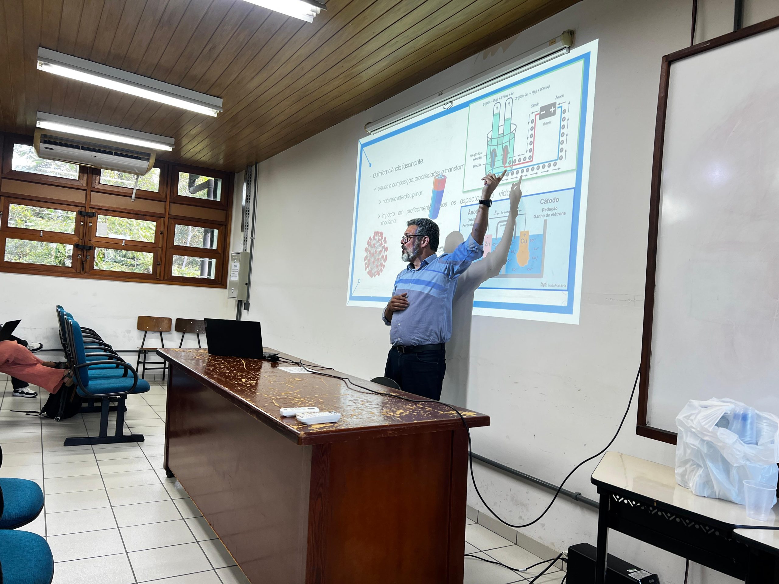 Sistema CFQ/CRQs participa de eventos acadêmicos da Semana da Química no Amazonas